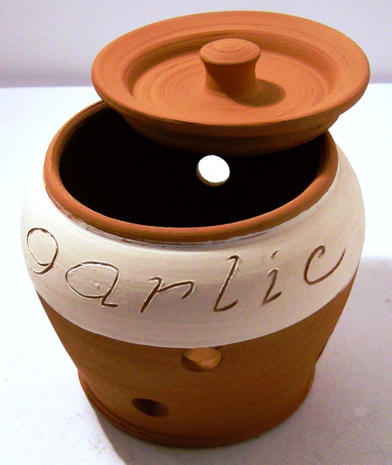Kitchencookshop Terracotta Garlic Storage Jar Handmade c1007, 10 Centimeters Dia 12 Centimeters